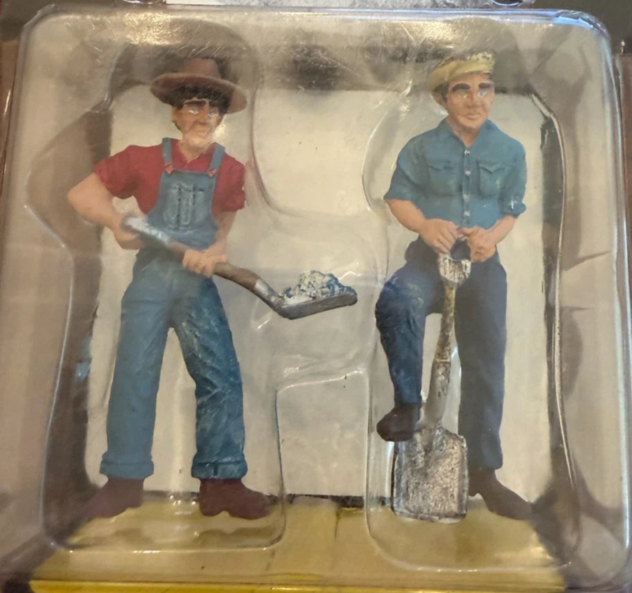 Woodland Scenics Scenic Accents G Scale Doug and Phil Shoveler A2533 BNIB