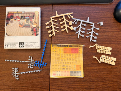 Preiser 17100 HO Scale Train Accessory Kit - 90 Unpainted Miniatures