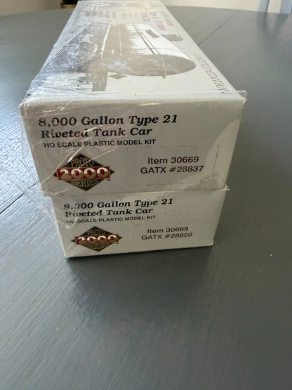 Proto 2000 8000 Gallon Type 21 Riverted Tank Car 2 Pack Item 30669 GATX SEALED
