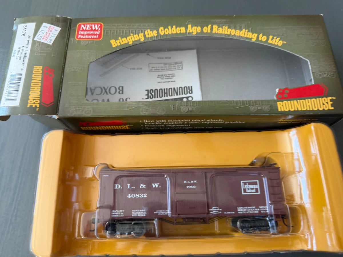 Roundhouse HO Delaware, Lackawanna & Western 36" Box Car #40832 #84176 - BNIB
