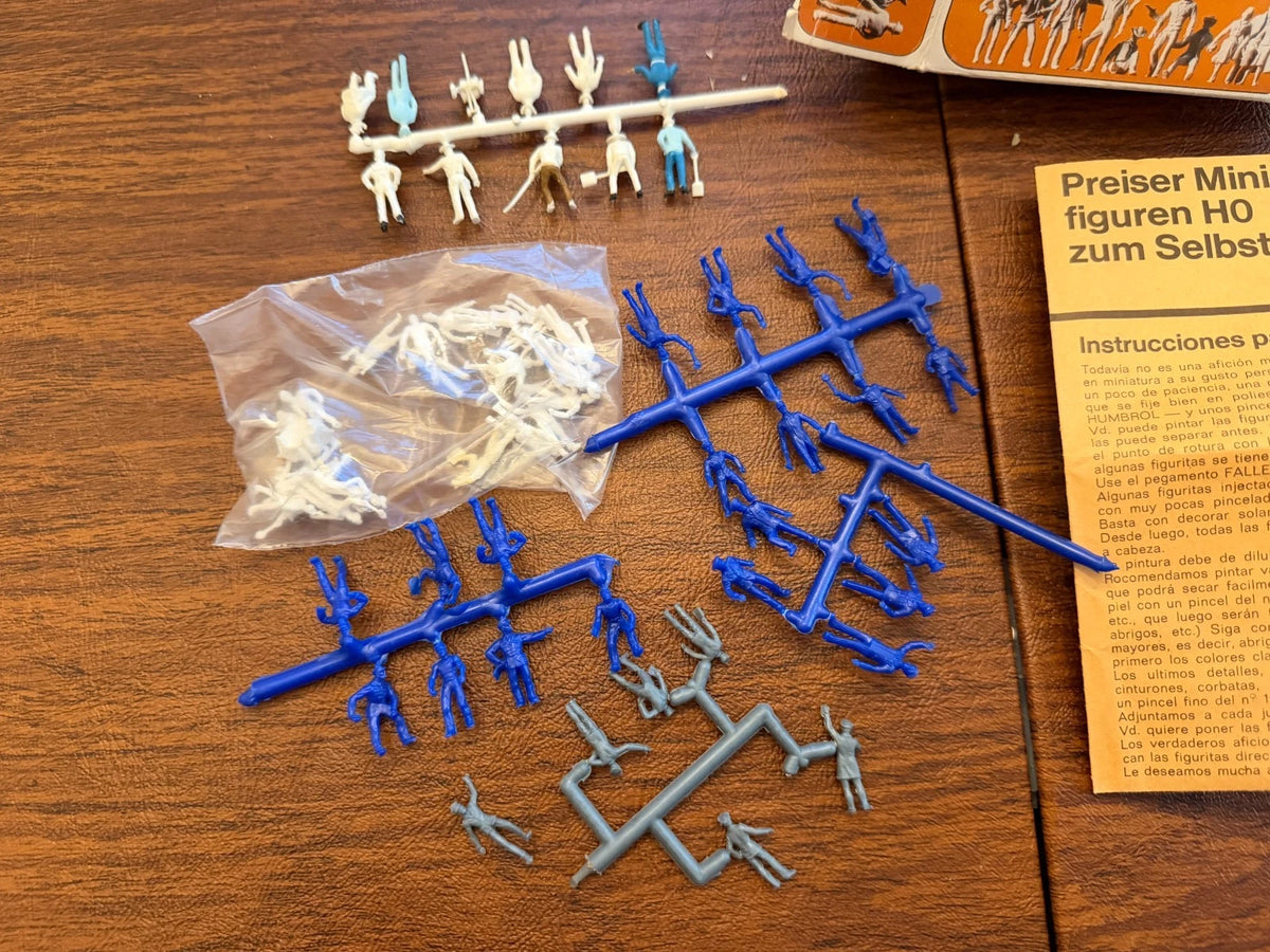 3pc Lot Preiser 16349, 16348, 16336 Unpainted Figures Model Railway HO Scale