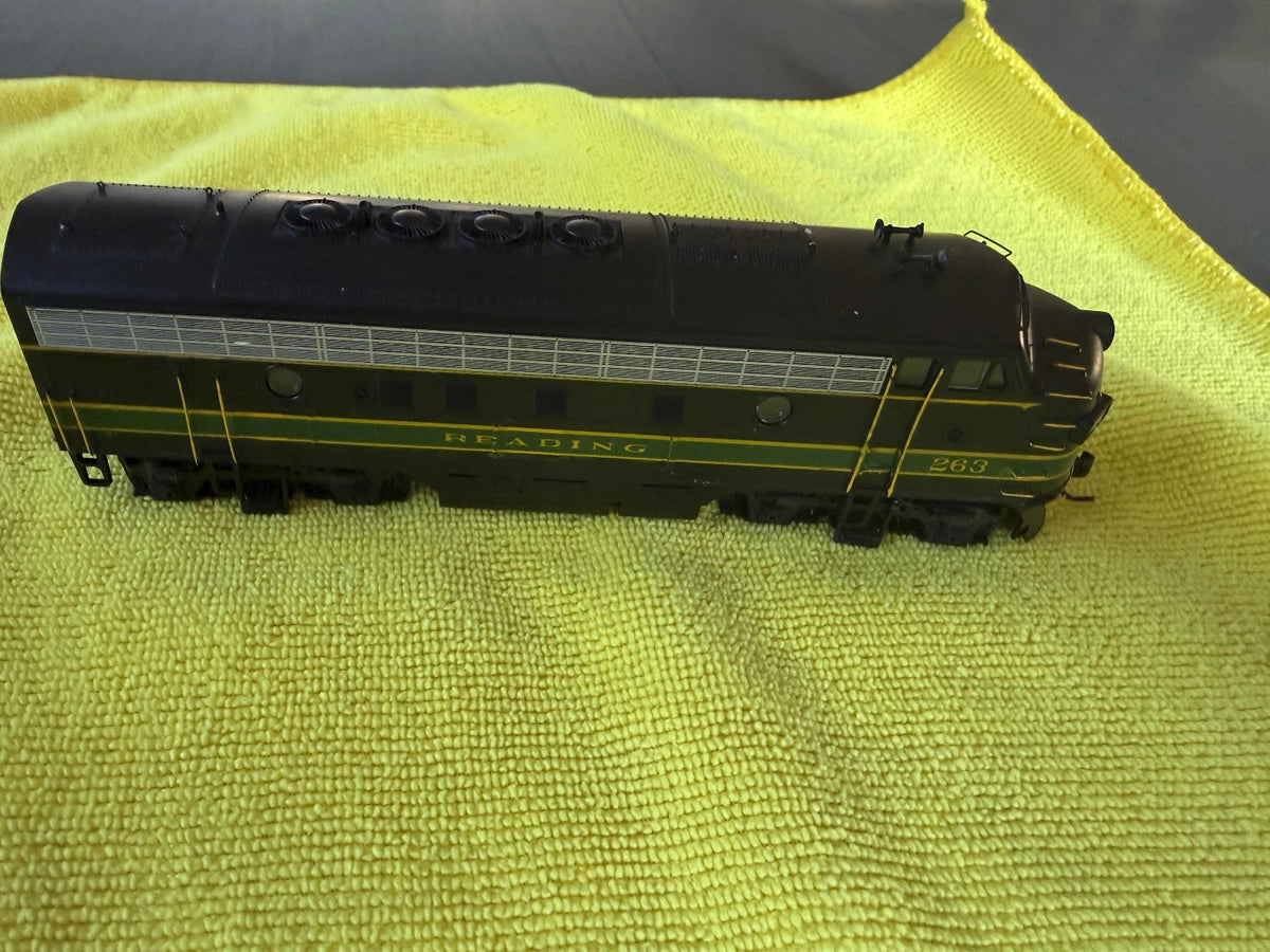 HO Scale Stewart 8430 Reading F3A Diesel Locomotive #263 BNIB
