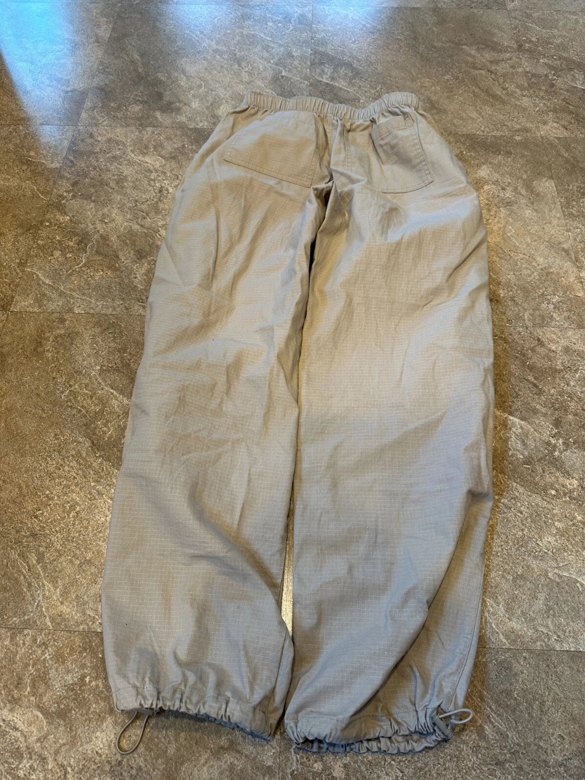 Hippie Rose Juniors' Bungee-Hem Textured Parachute Pants -X-Small