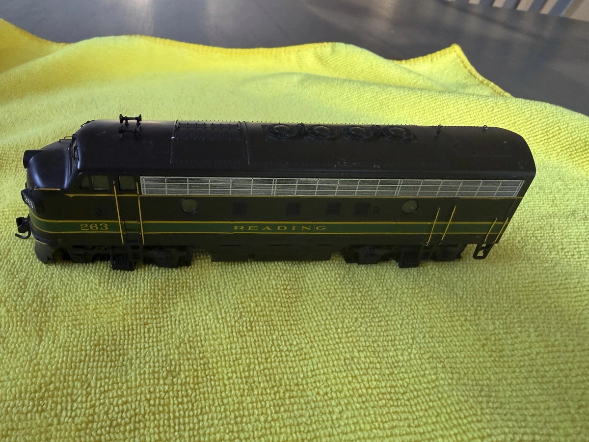 HO Scale Stewart 8430 Reading F3A Diesel Locomotive #263 BNIB