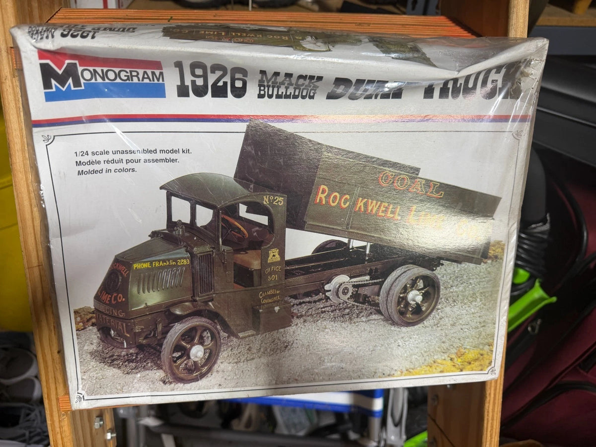 Vintage Monogram 1926 Mack Bulldog Dump Truck 1/24 Model Kit V1976 Rockwell BNIB