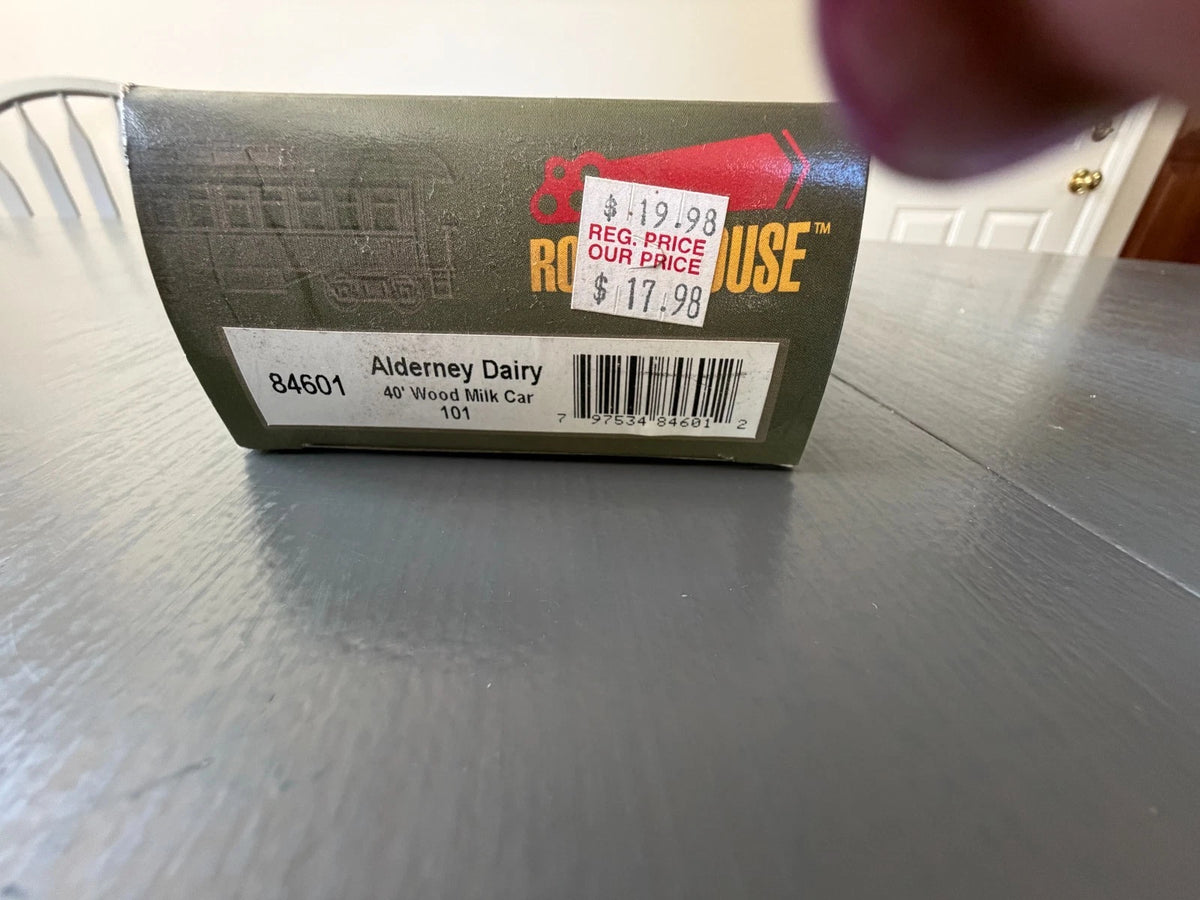 Roundhouse HO 46' Wood Milk Car - Alderney Dairy #101 #84601 - BNIB