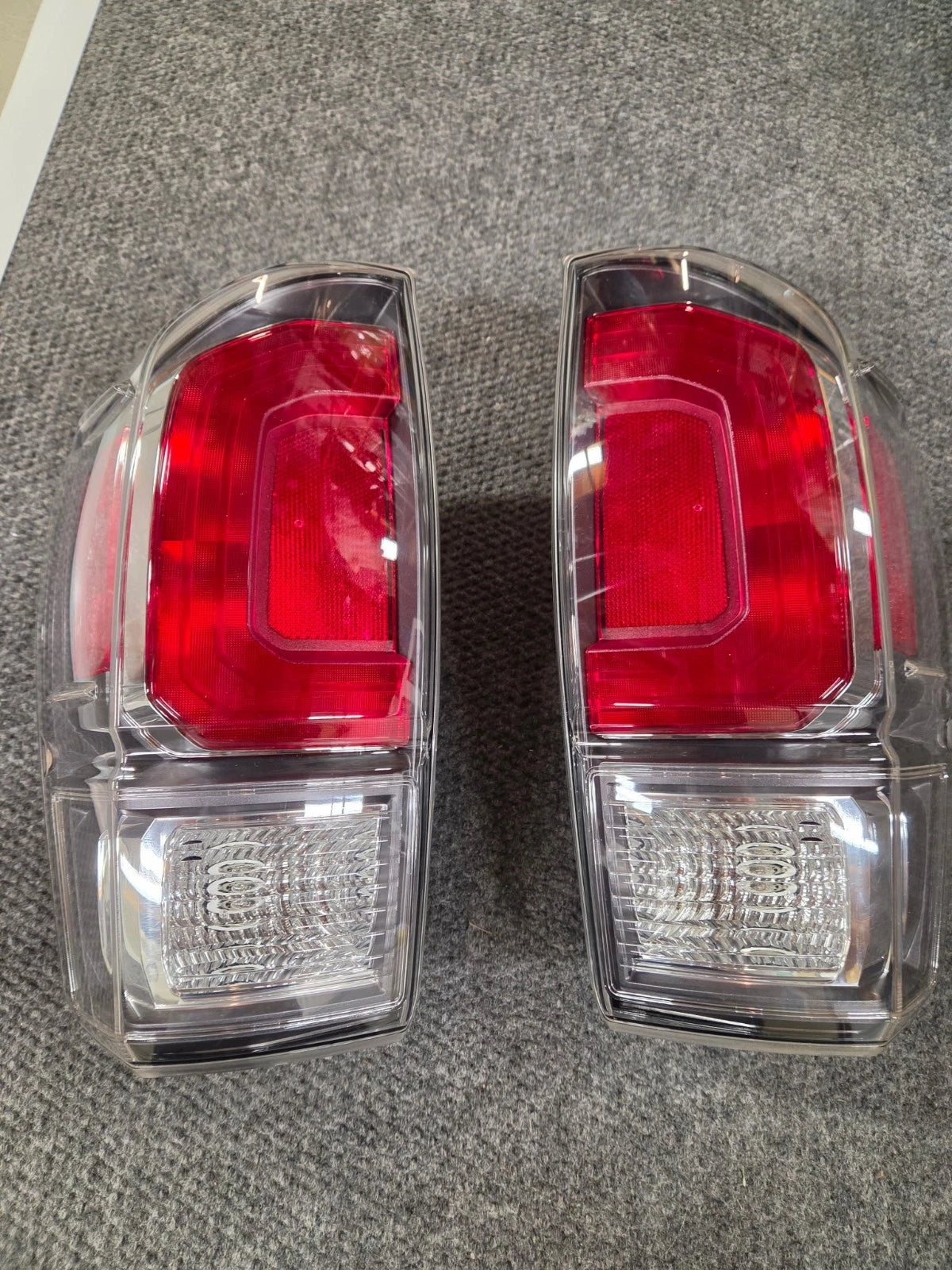 Set of 2 OEM Tail lights for 2020 Toyota Tacoma TRD Sport