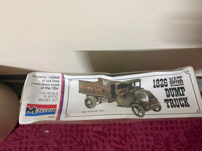 Vintage Monogram 1926 Mack Bulldog Dump Truck 1/24 Model Kit V1976 Rockwell BNIB