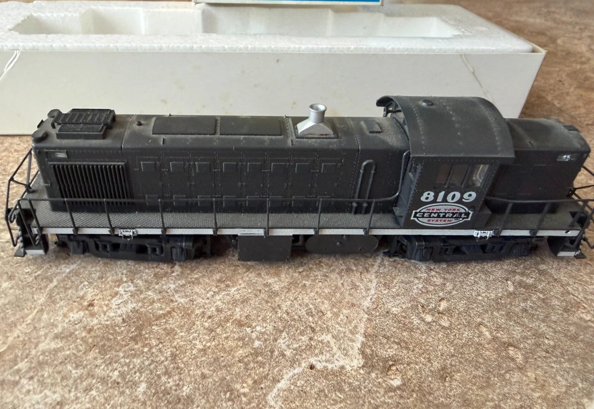 Atlas/Kato HO Scale ALCo RS-1 Diesel Engine (New York Central, Road #8109)