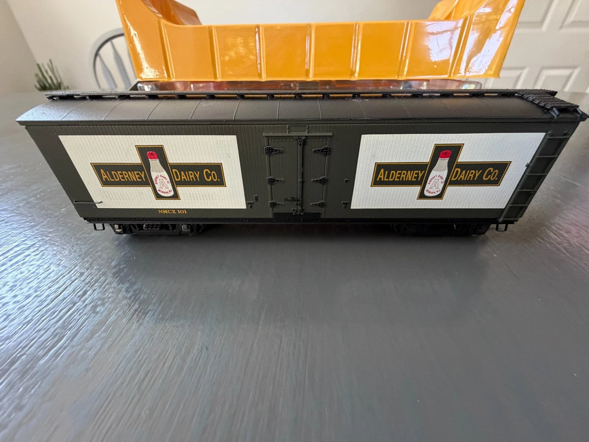 Roundhouse HO 46' Wood Milk Car - Alderney Dairy #101 #84601 - BNIB