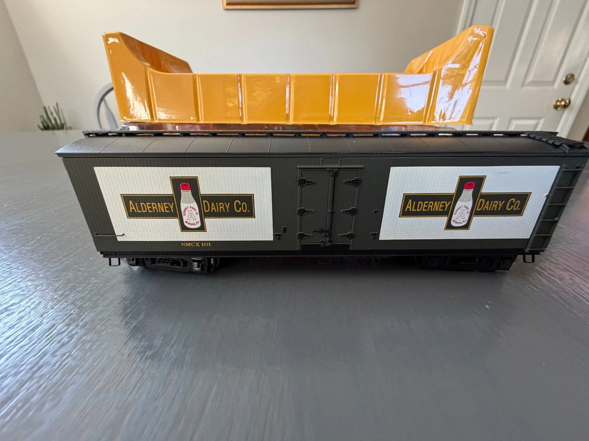 Roundhouse HO 46' Wood Milk Car - Alderney Dairy #101 #84601 - BNIB