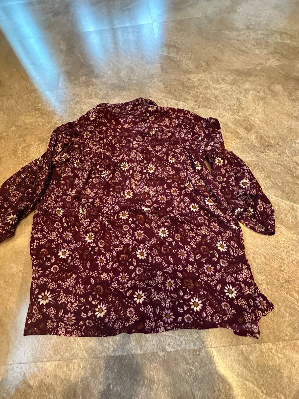 Style and Co Women's V Neck Burgundy Floral Smock Top - Size Small