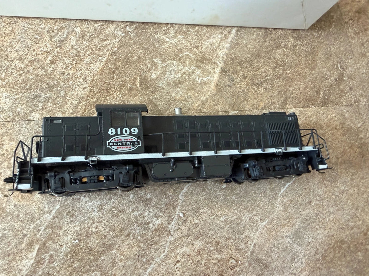 Atlas/Kato HO Scale ALCo RS-1 Diesel Engine (New York Central, Road #8109)