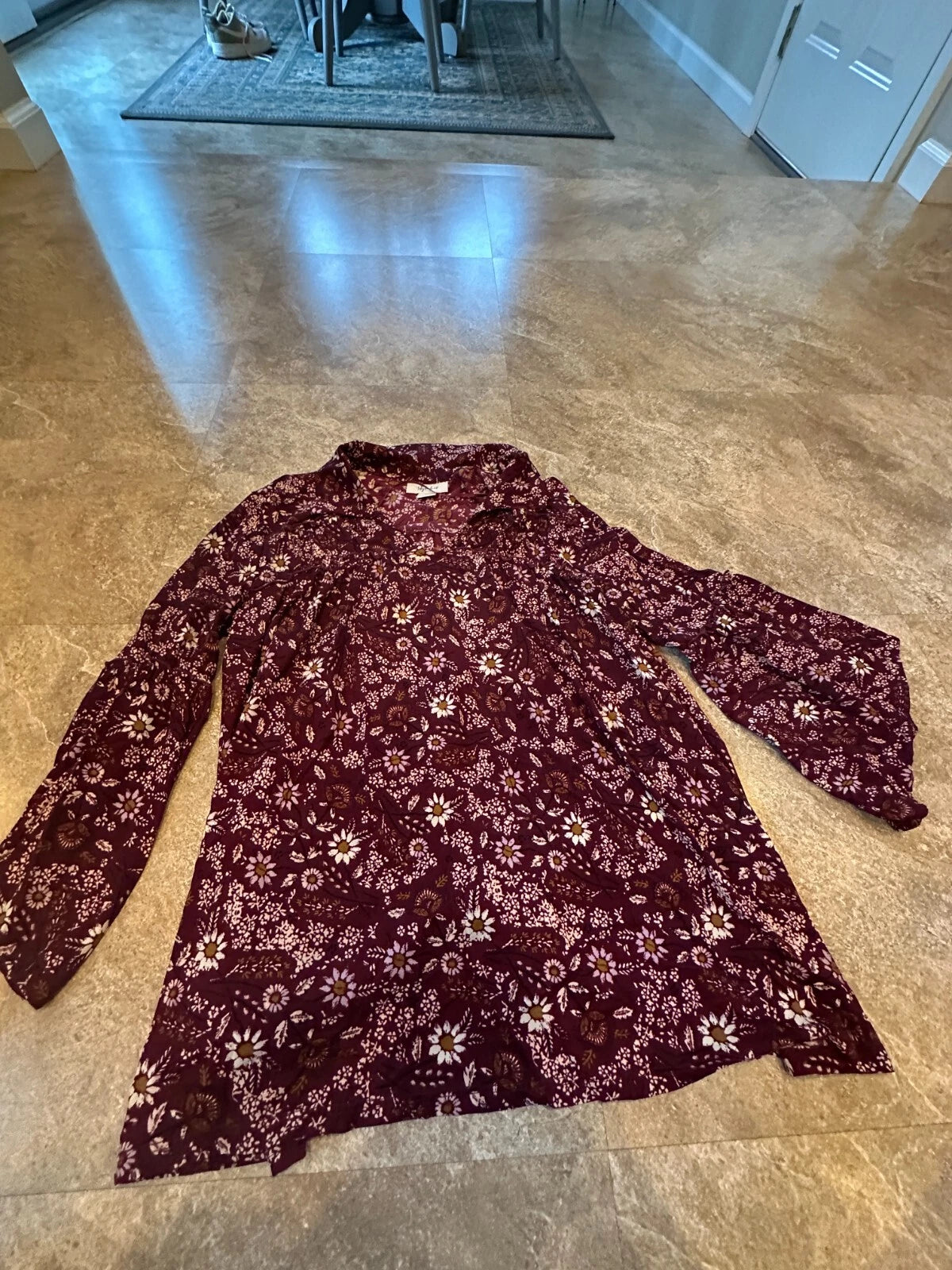 Style and Co Women's V Neck Burgundy Floral Smock Top - Size Small
