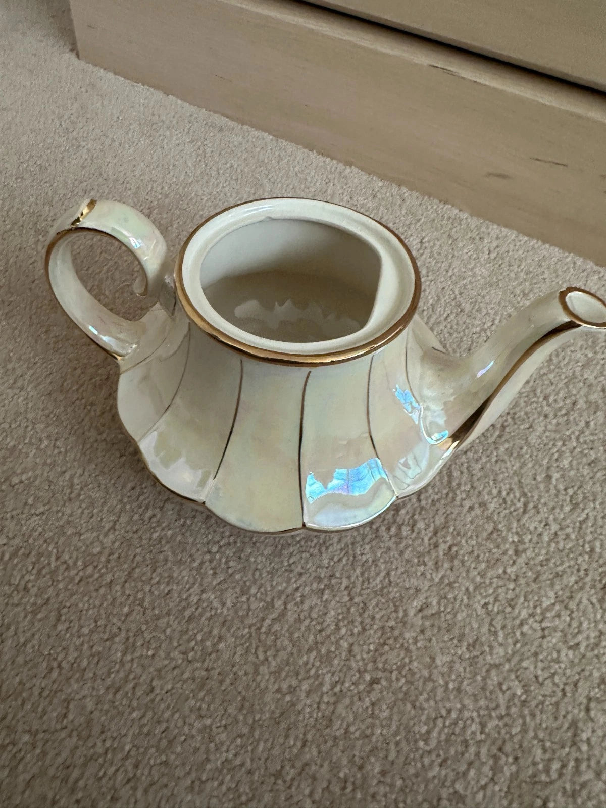 Vintage Genuine Royal Richmond English Teapot -Marked England 3201 AS