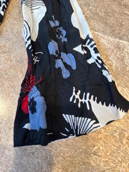 Womens I.E. relaxed Black , Blue, Red Floral Collared Blouse - Size Small