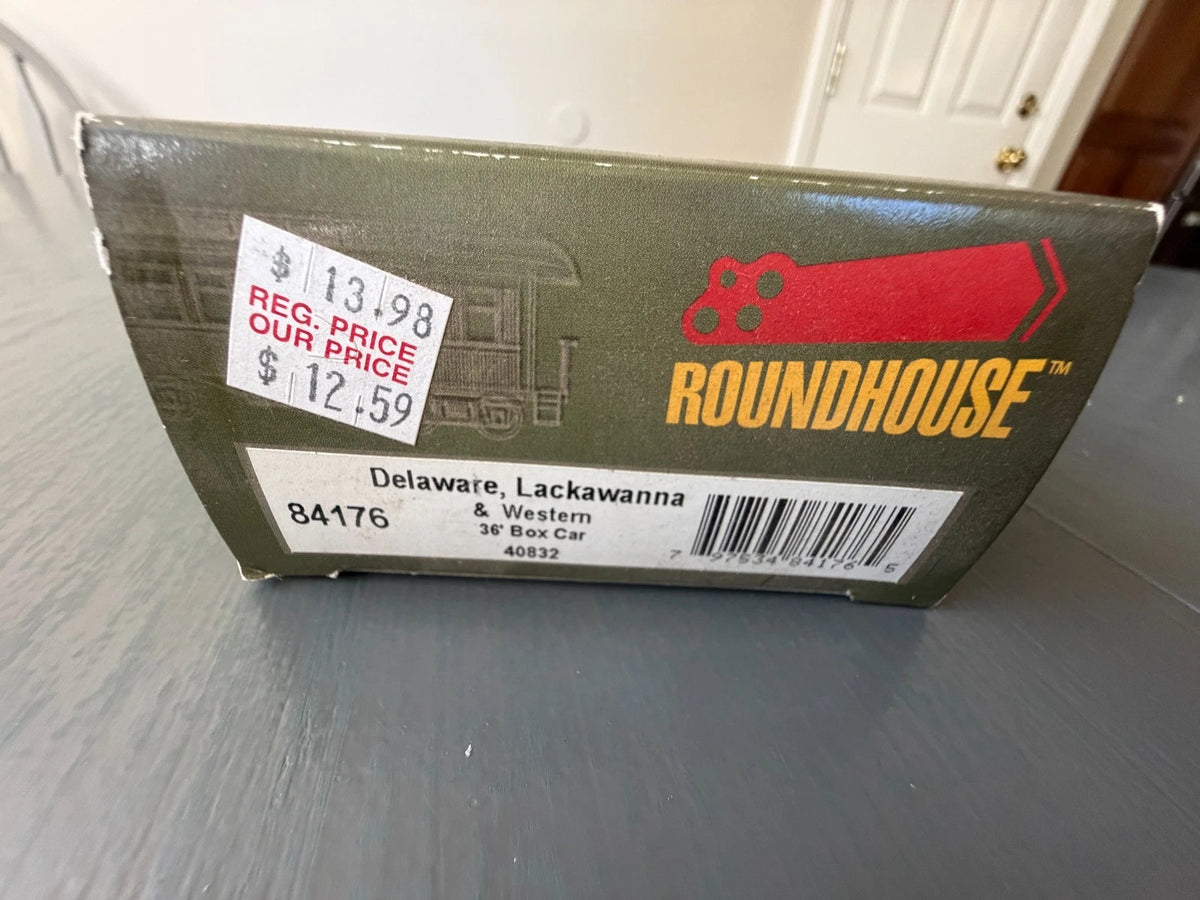 Roundhouse HO Delaware, Lackawanna & Western 36" Box Car #40832 #84176 - BNIB