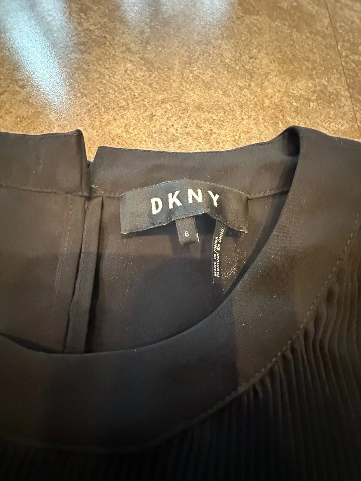 Womens DKNY Black Pleated Top Size 6 - Nice Piece