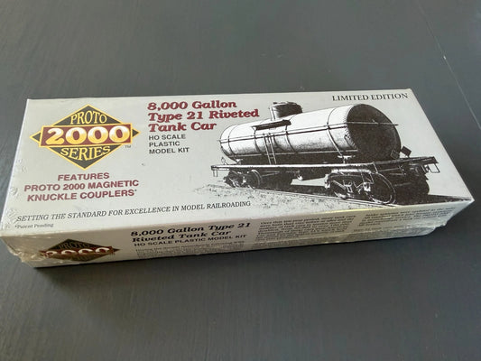 Proto 2000 8000 Gallon Type 21 Riverted Tank Car 2 Pack Item 30669 GATX SEALED