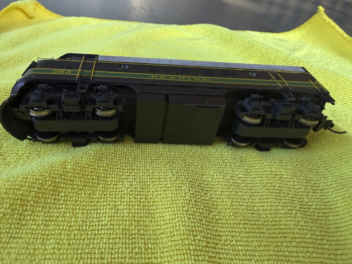 HO Scale Stewart 8430 Reading F3A Diesel Locomotive #263 BNIB