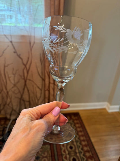 8 Vintage TIFFIN Crystal Etched Daisy Optic Wine Glasses Goblets 8” Tall
