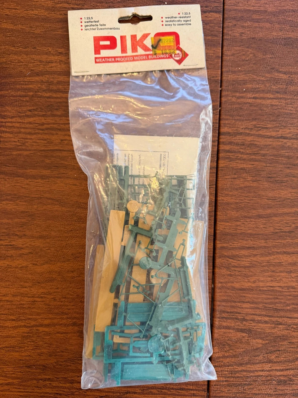 Piko G scale Train Benches and Tables A# 62282 BNIB SEALED