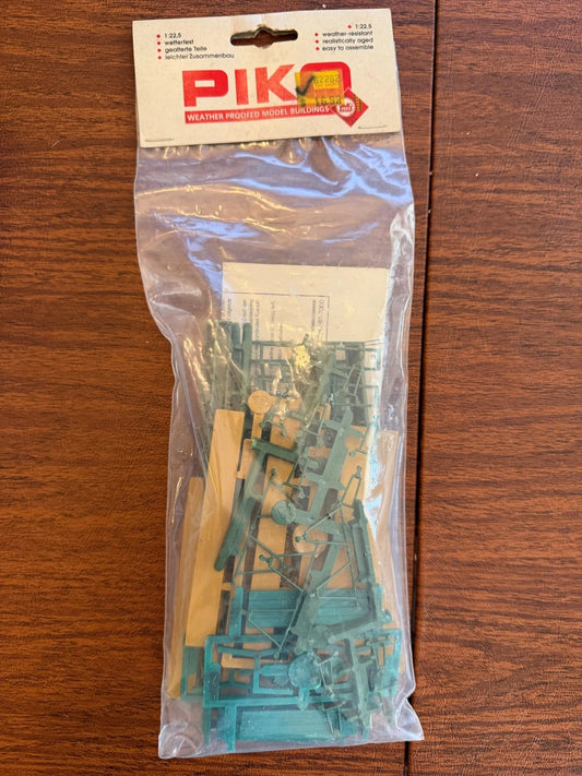 Piko G scale Train Benches and Tables A# 62282 BNIB SEALED