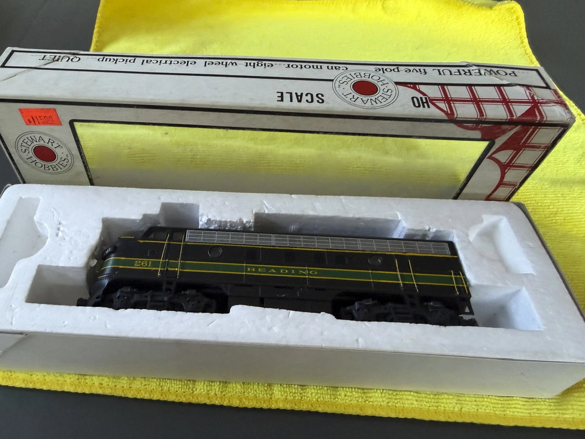 HO Scale Stewart 8430 Reading F3A Diesel Locomotive #261 BNIB