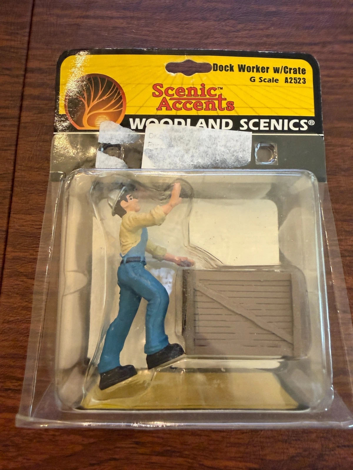 Woodland Scenics Scenic Accents G Scale Dock Worker w/Crate A2523 BNIB