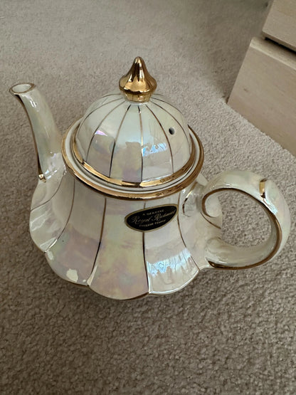 Vintage Genuine Royal Richmond English Teapot -Marked England 3201 AS