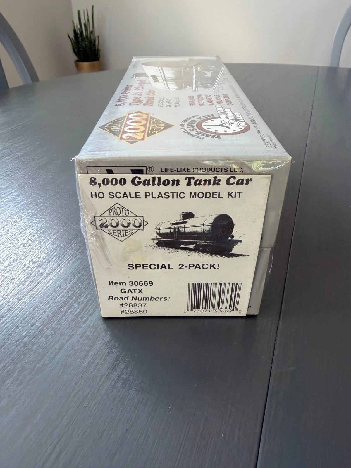 Proto 2000 8000 Gallon Type 21 Riverted Tank Car 2 Pack Item 30669 GATX SEALED