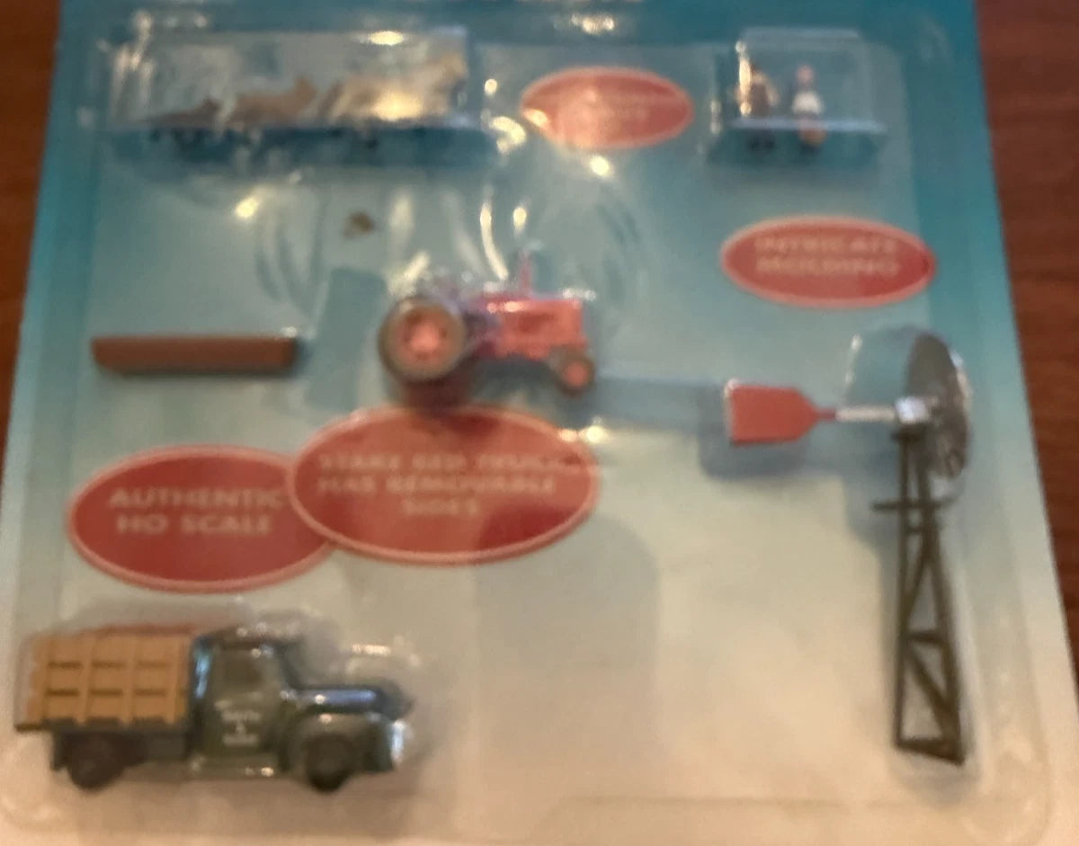 Scene Master #433-1321 Farm Essentials, HO Scale Diecast, Life-Like Trains - NIB