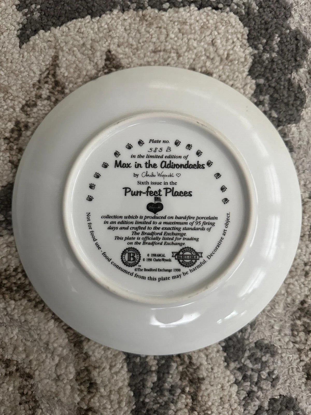 Bradford Exchange Purr-Fect Places MAX IN THE ADIRONDACKS Cat Plates w/Hanger