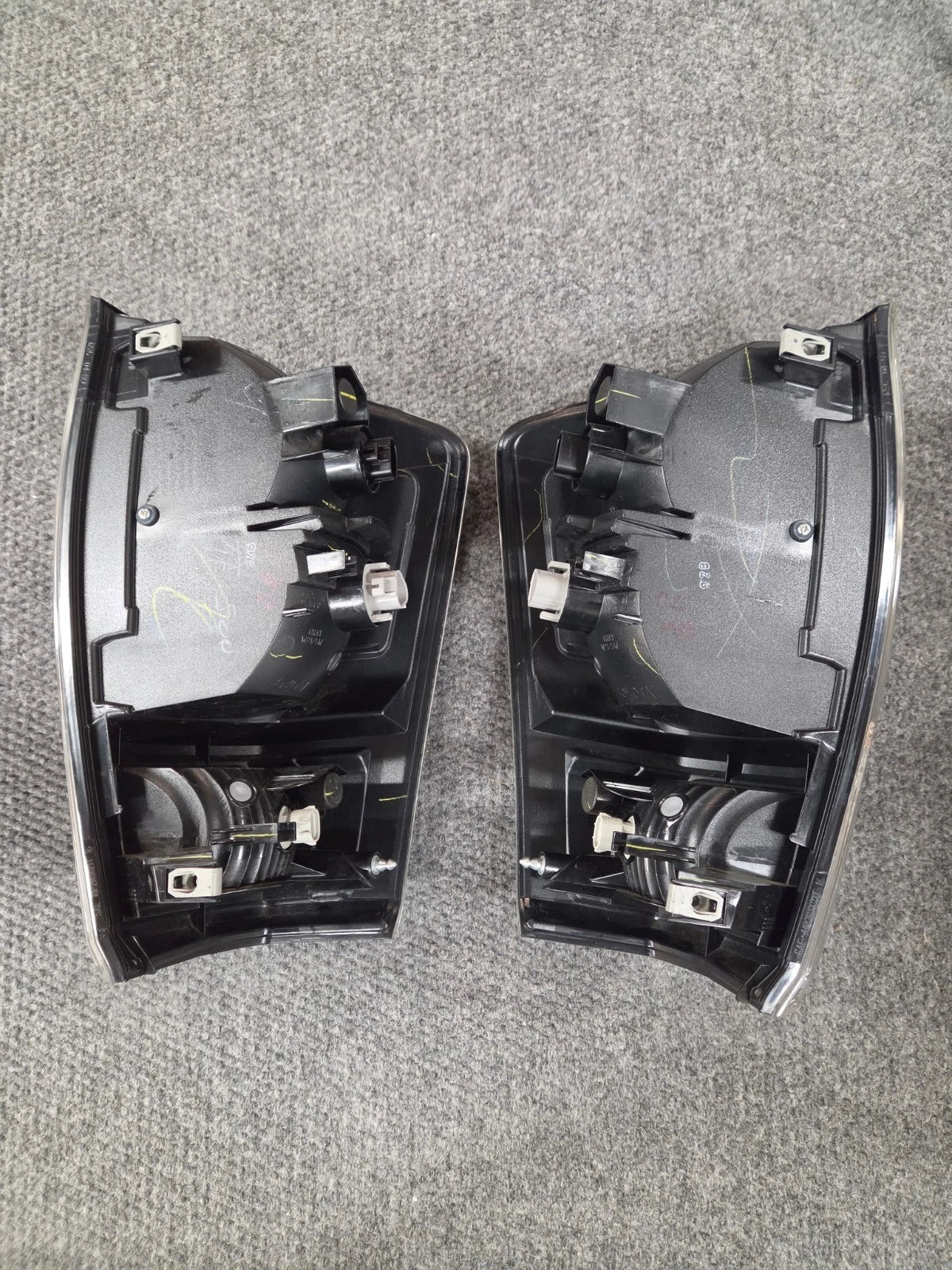 Set of 2 OEM Tail lights for 2020 Toyota Tacoma TRD Sport