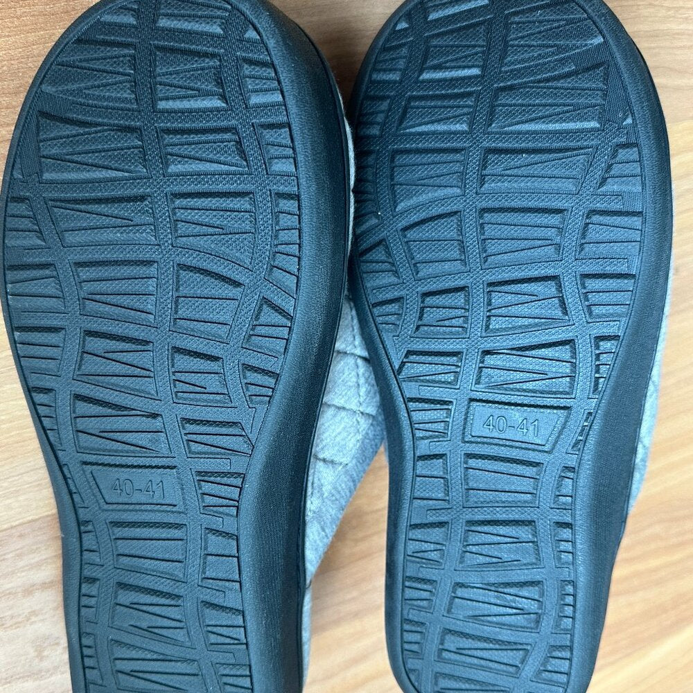 Women's Slippers Lightweight Memory Foam Indoor House Shoes - 9/10 (40/41)- NEW