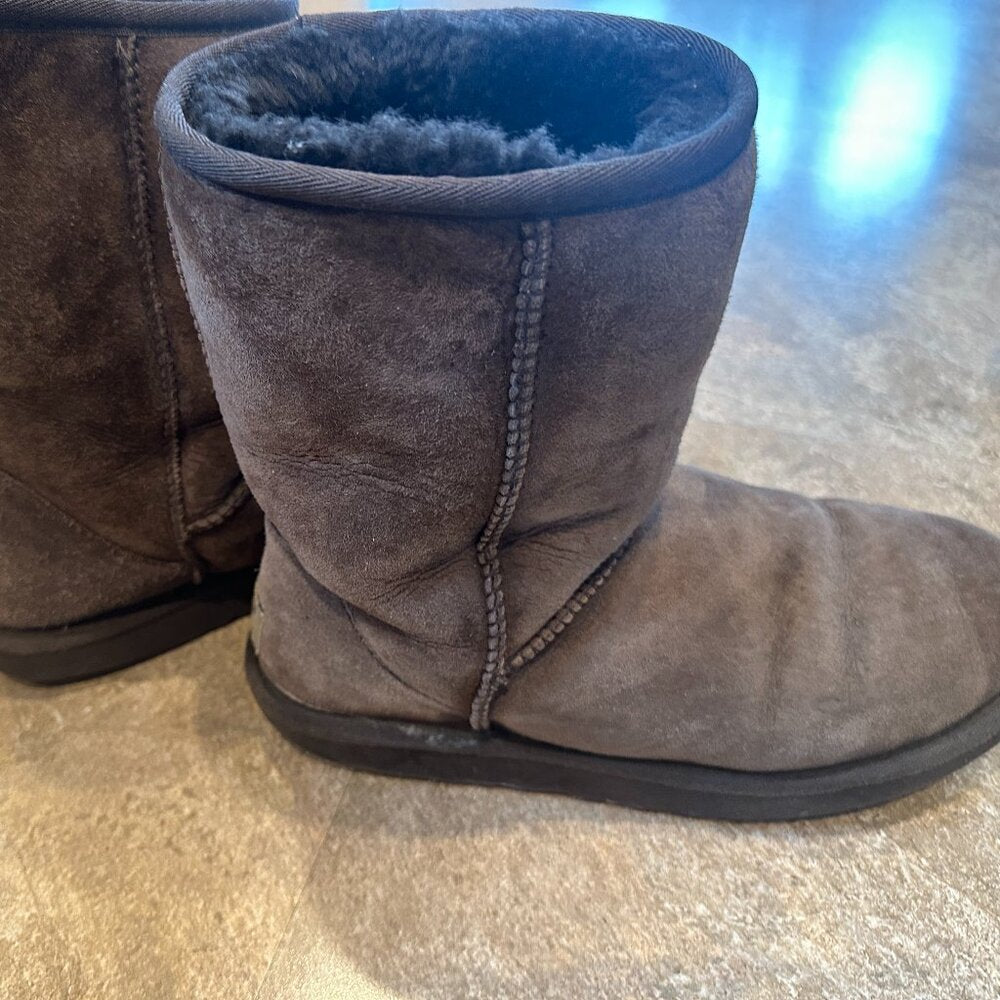 Lot 2 Pairs of Authentic UGGs  UGG Classic Short Boots - Black & Brown -Size 8