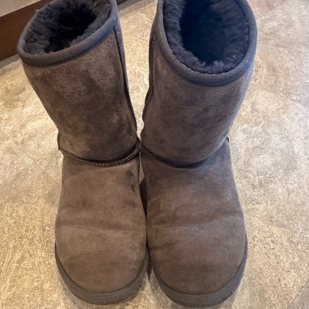 Lot 2 Pairs of Authentic UGGs  UGG Classic Short Boots - Black & Brown -Size 8