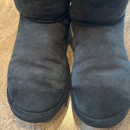 Lot 2 Pairs of Authentic UGGs  UGG Classic Short Boots - Black & Brown -Size 8