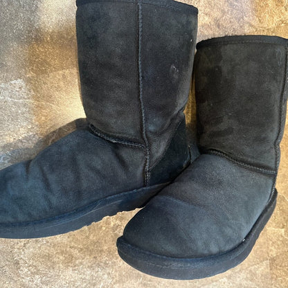 Lot 2 Pairs of Authentic UGGs  UGG Classic Short Boots - Black & Brown -Size 8
