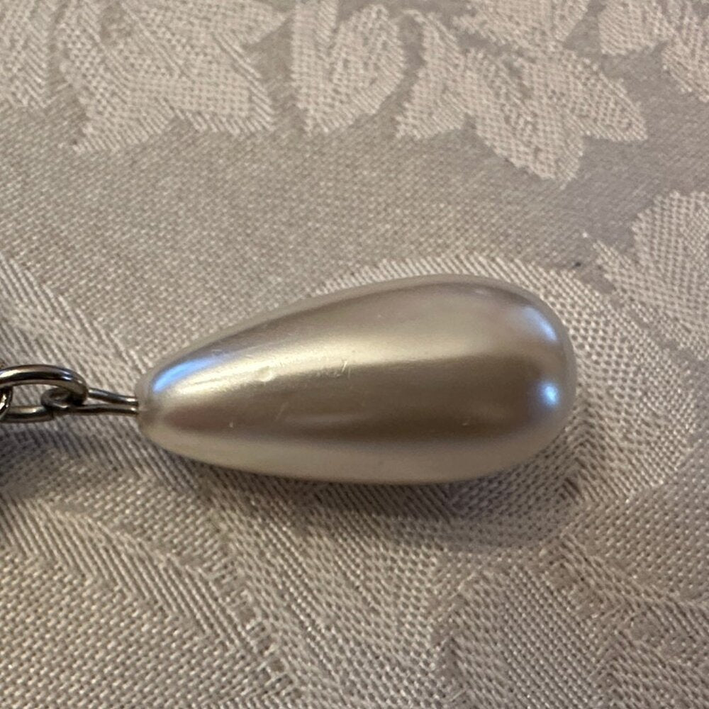 Vintage Costume Jewelry -Pearl Rhinestone Drop Brooch Pin - EUC