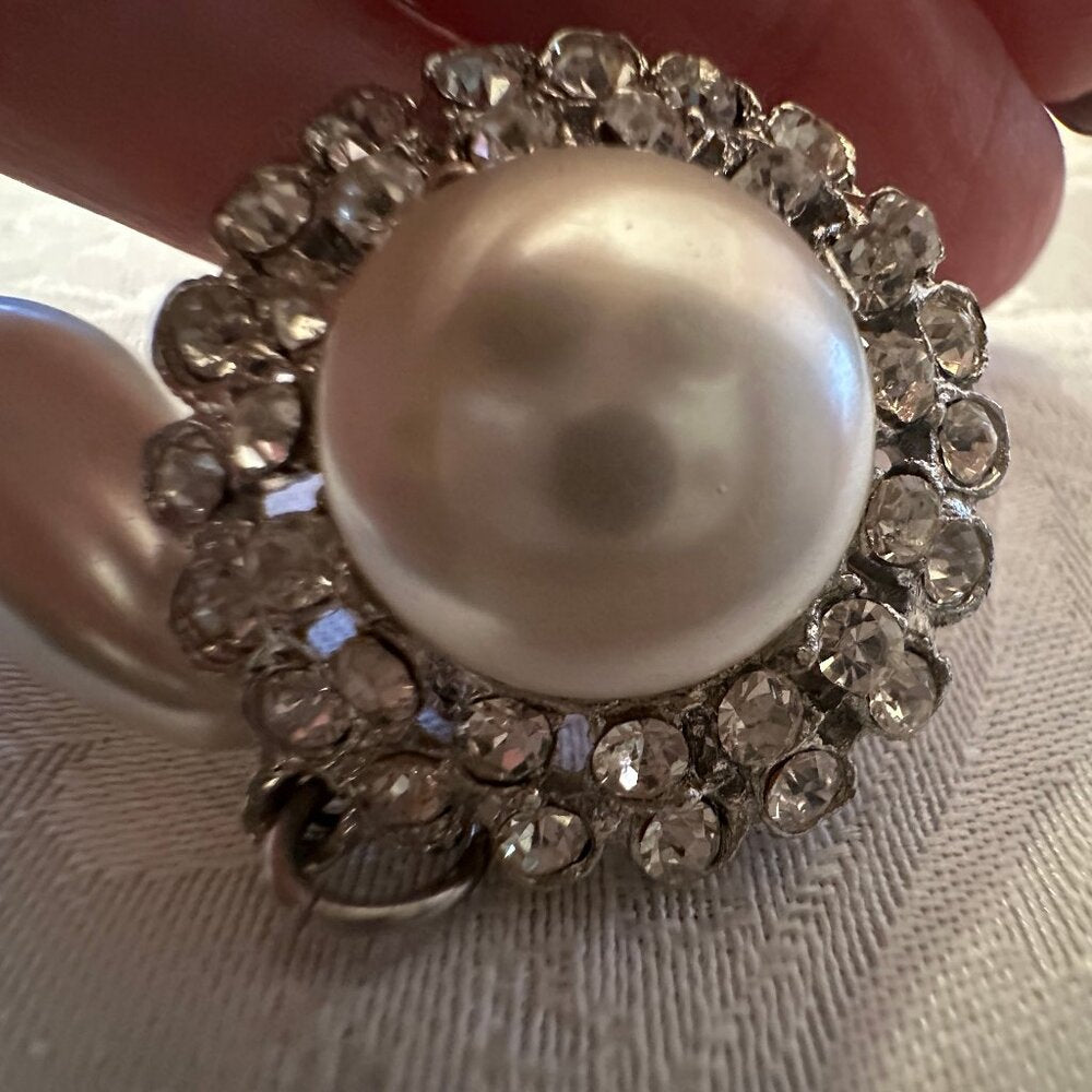 Vintage Costume Jewelry -Pearl Rhinestone Drop Brooch Pin - EUC