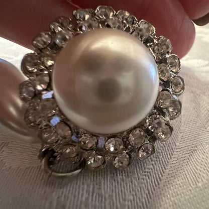 Vintage Costume Jewelry -Pearl Rhinestone Drop Brooch Pin - EUC