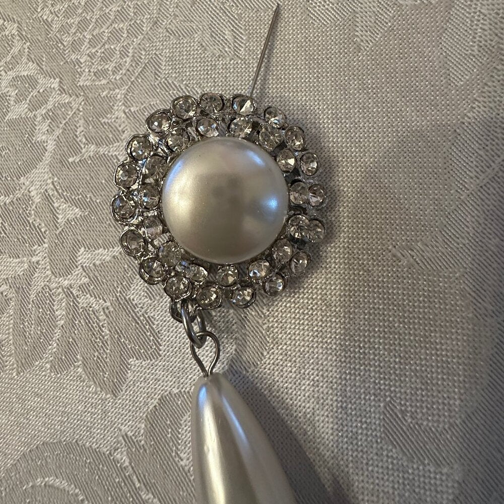 Vintage Costume Jewelry -Pearl Rhinestone Drop Brooch Pin - EUC