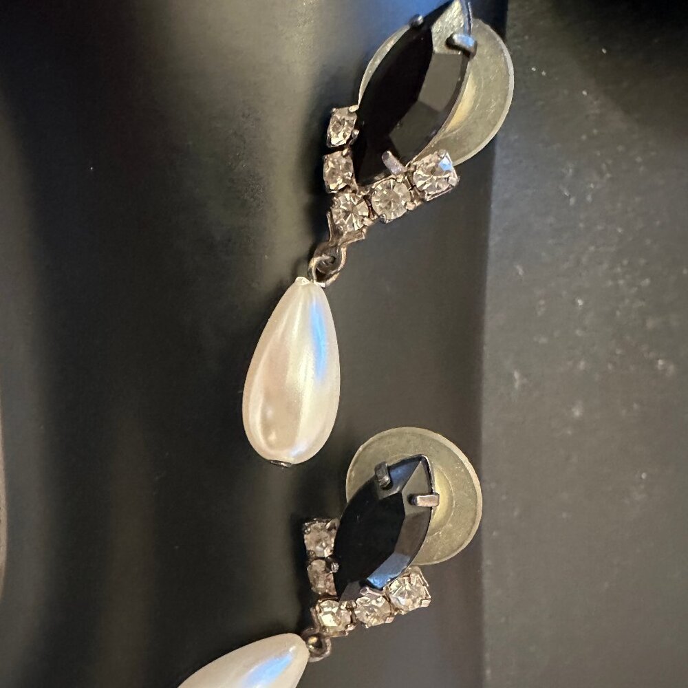 Costune Jewelry - Black Emerald Square Cut Post Earrings with Rhinestones EUC