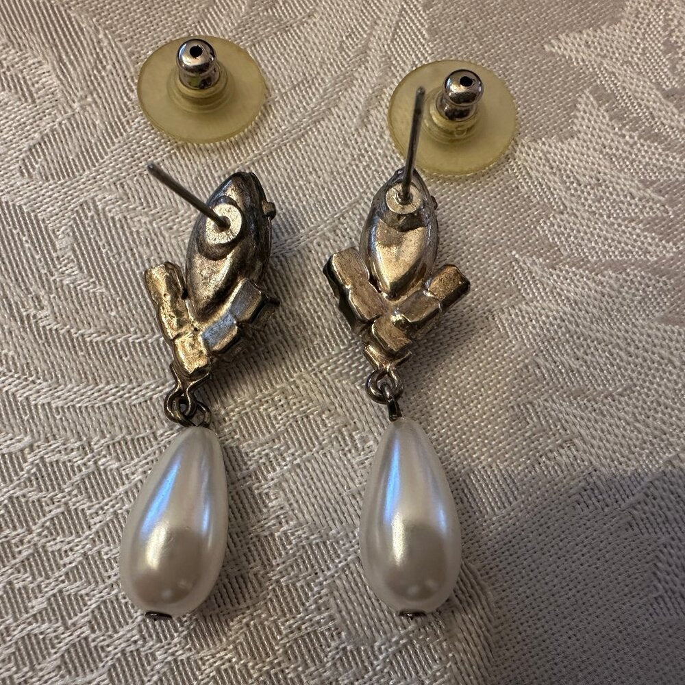 Costune Jewelry - Black Emerald Square Cut Post Earrings with Rhinestones EUC