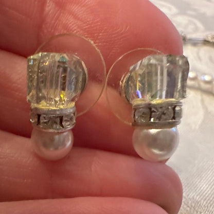 Costume Jewelry Pearl & Crystal Post Earrings - EUC - Clasp Necklace Closure