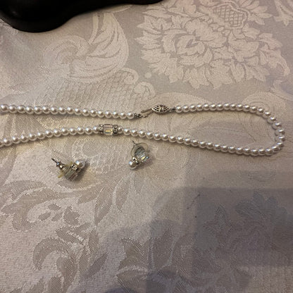 Costume Jewelry Pearl & Crystal Post Earrings - EUC - Clasp Necklace Closure