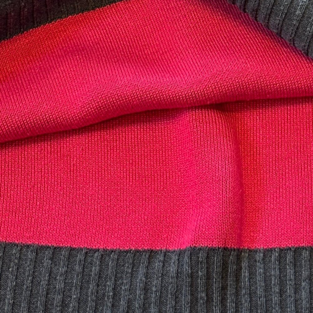 DKNY Black/Pink Contrast Trim Crew Neck Knit Sweater - Pink Trimed - Size XS