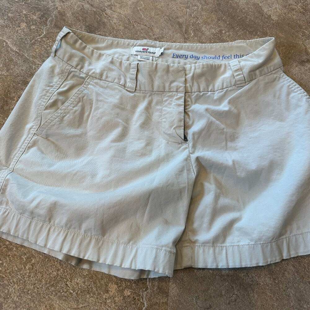 Vineyard Vines Womens Khaki Shorts Tan - Everyday should feel this good- Size 2