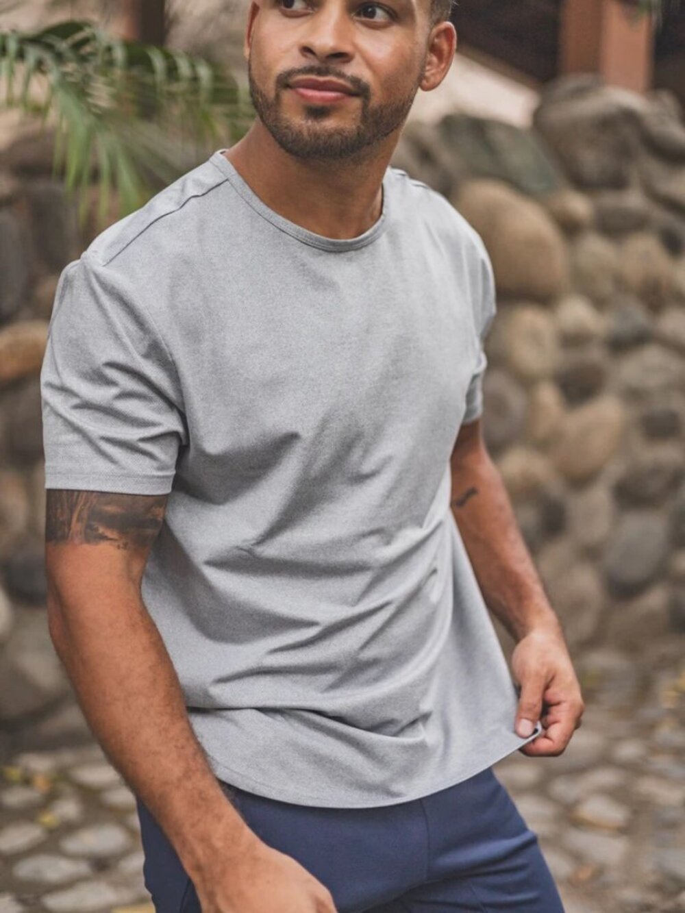 Men's Under 5'10 Lt Grey Short Sleeve Tee Shirt - Medium NWT